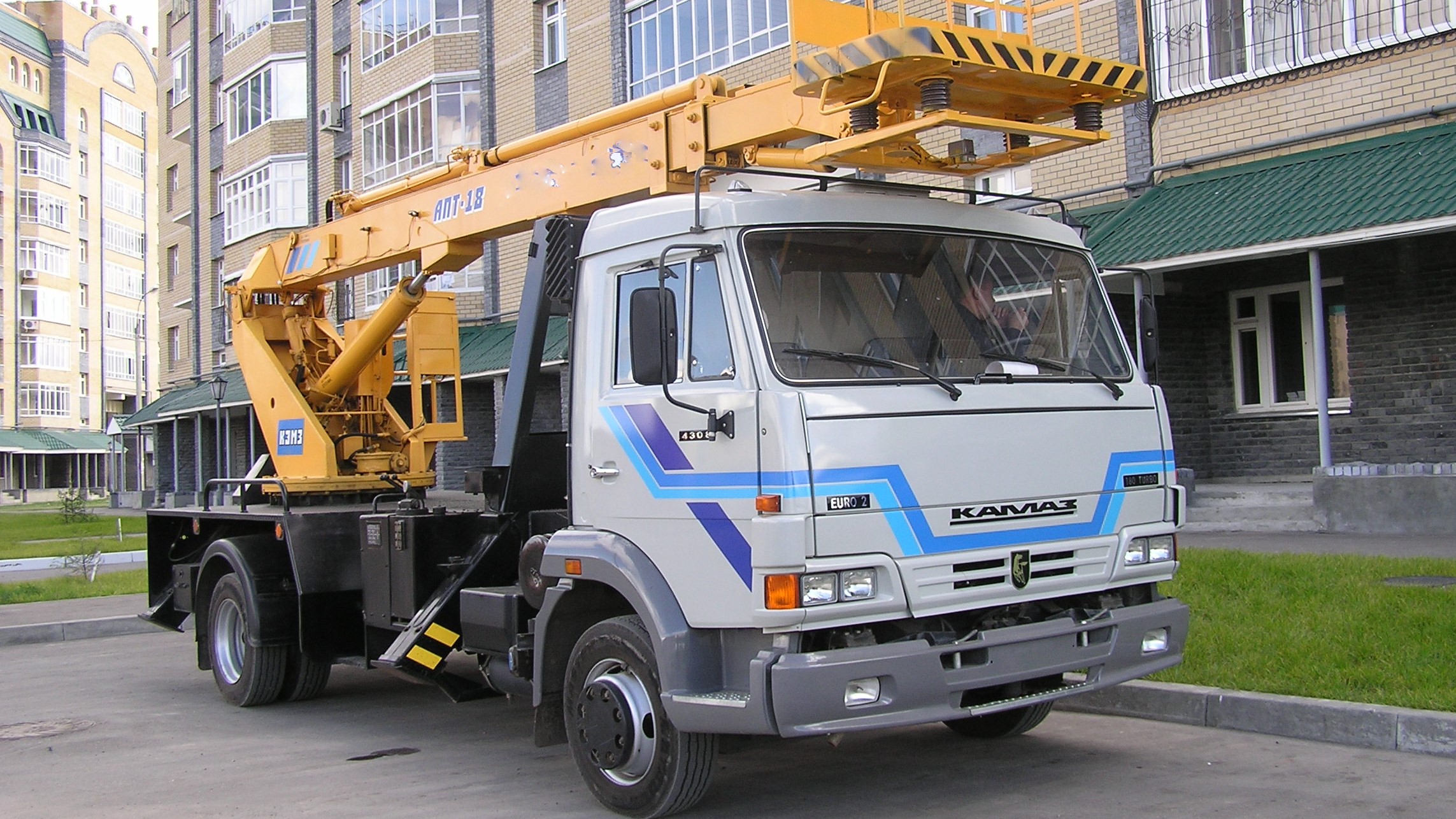 Аренда автовышки в СПб цены